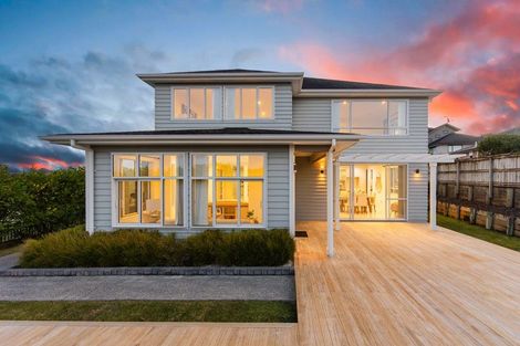 Photo of property in 52 Chesterfield Way, Orewa, 0931