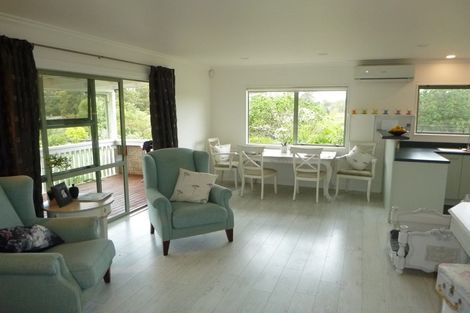 Photo of property in 83 Tawa Road, Kumeu, 0891