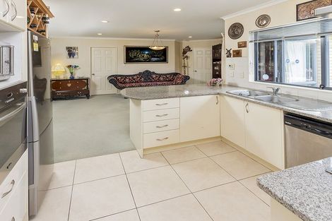 Photo of property in 9 Shankill Place, East Tamaki, Auckland, 2013
