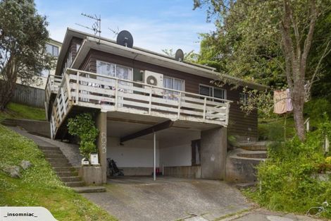 Photo of property in 8 Gahagan Way, Newlands, Wellington, 6037