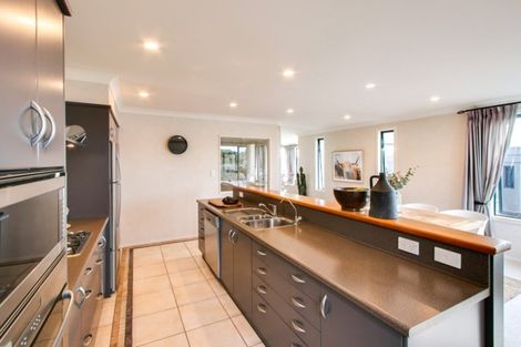 Photo of property in 28 Parade Street, Hospital Hill, Napier, 4110