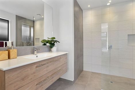 Photo of property in 10 Pierce Street, Marshland, Christchurch, 8083