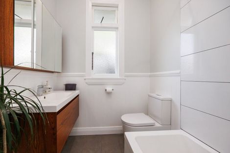 Photo of property in 6 Rosalie Terrace, Kelvin Grove, Palmerston North, 4414