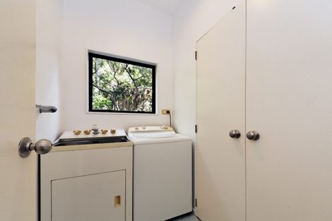 Photo of property in 15 Rayner Road, Piha, 0772