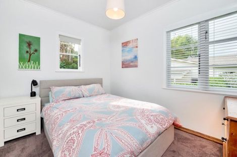 Photo of property in 19 Porter Crescent, Helensville, 0800