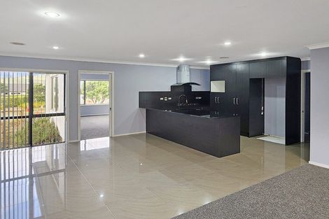 Photo of property in 52 Aotea Drive, Aotea, Porirua, 5024