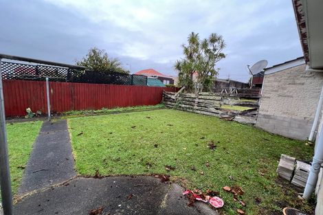 Photo of property in 2/30 Mcleod Road, Henderson, Auckland, 0612
