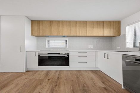 Photo of property in 4/21 Fairfield Avenue, Addington, Christchurch, 8024