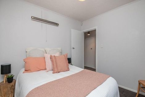 Photo of property in 48 Kenmore Street, Newlands, Wellington, 6037