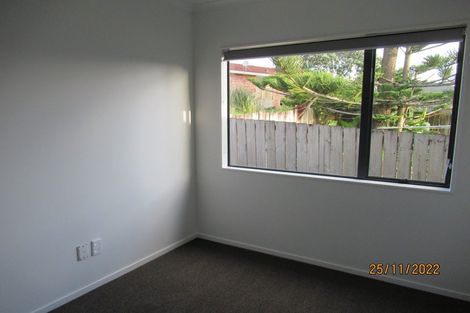 Photo of property in 27 Brougham Place, West Harbour, Auckland, 0618