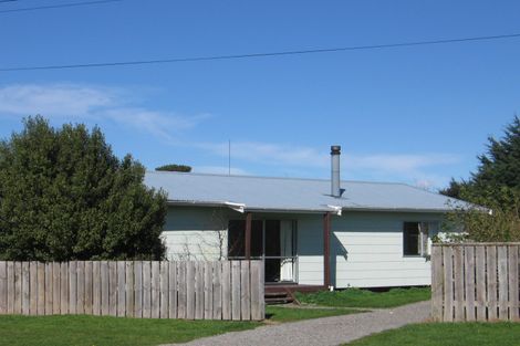 Photo of property in 72 Woodward Street East, Featherston, 5710