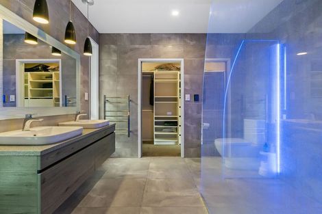 Photo of property in 2d Country Club Lane, Waiuku, 2123