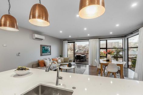 Photo of property in 102 Bassett Road, Remuera, Auckland, 1050