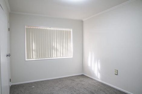 Photo of property in 93 Chelsea View Drive, Chatswood, Auckland, 0626