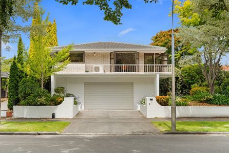 Photo of property in 17 Highland Place, Avonhead, Christchurch, 8042