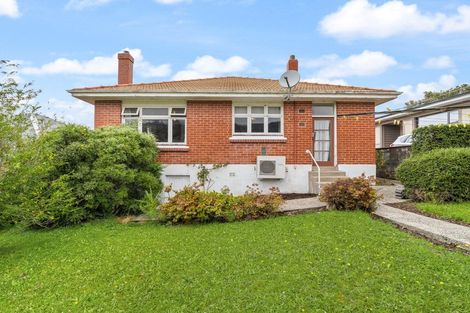 Photo of property in 16 Derwent Street, Helensburgh, Dunedin, 9010