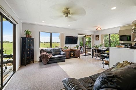 Photo of property in 30 Seagrove Road, Waiau Pa, Pukekohe, 2679