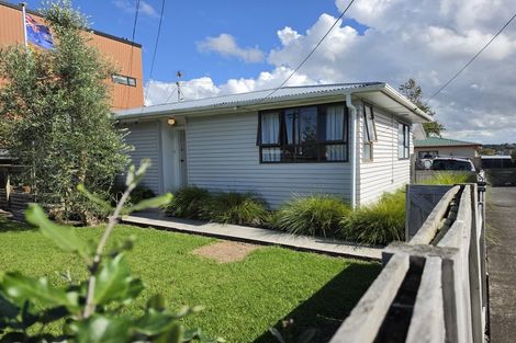 Photo of property in 646 Te Atatu Road, Te Atatu Peninsula, Auckland, 0610