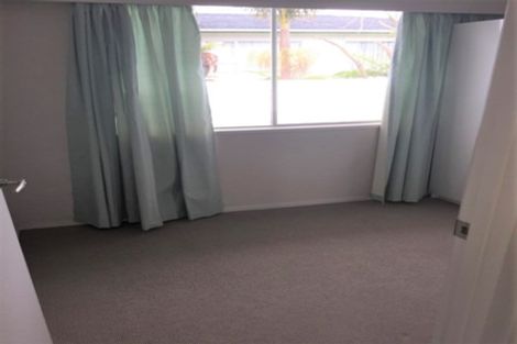 Photo of property in 1/200 Chivalry Road, Glenfield, Auckland, 0629