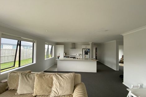 Photo of property in 4 Komata Crescent, Papamoa Beach, Papamoa, 3118