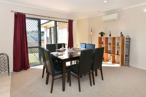 Photo of property in 56 Rivervale Grove, Stanmore Bay, Whangaparaoa, 0932