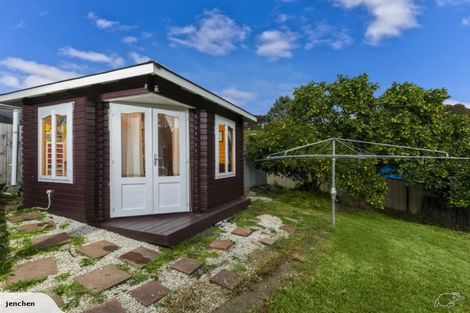 Photo of property in 6 Lauris Place, Birkdale, Auckland, 0626