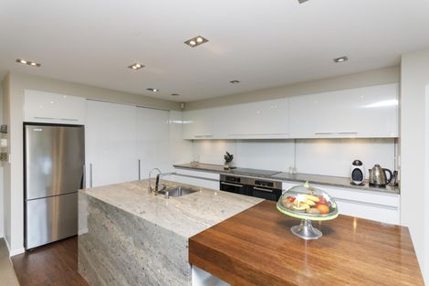 Photo of property in 2 Grand Oaks Drive, Awapuni, Palmerston North, 4412