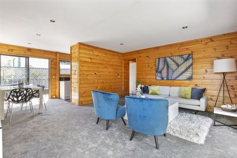 Photo of property in 39 Catalina Crescent, Forrest Hill, Auckland, 0620