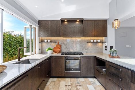 Photo of property in 14 Eversleigh Road, Belmont, Auckland, 0622