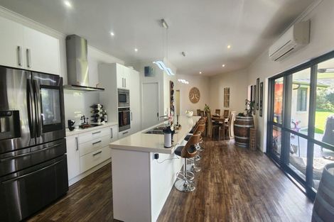 Photo of property in 15 Opal Avenue, Timberlea, Upper Hutt, 5018