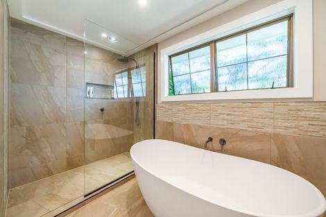 Photo of property in 43c Dowling Grove, Silverstream, Upper Hutt, 5019