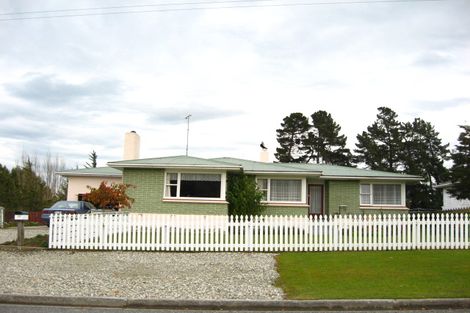Photo of property in 17 Derby Street, Tapanui, 9522