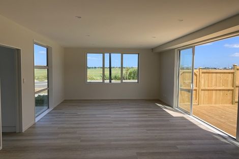 Photo of property in 2 Softwood Avenue, Takanini, 2110