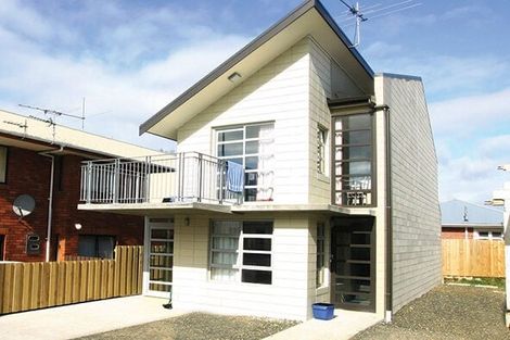 Photo of property in 17 Titan Street, North Dunedin, Dunedin, 9016