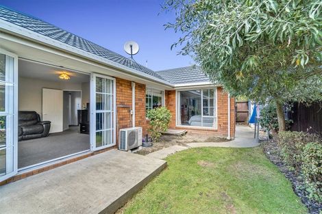 Photo of property in 2/141 Withells Road, Avonhead, Christchurch, 8042