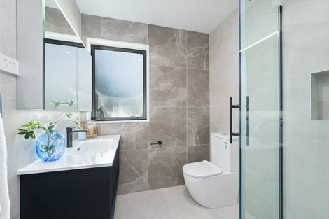 Photo of property in 29e Dellwood Avenue, Henderson, Auckland, 0612