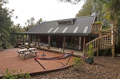 Photo of property in 566 Scenic Drive, Waiatarua, Auckland, 0612