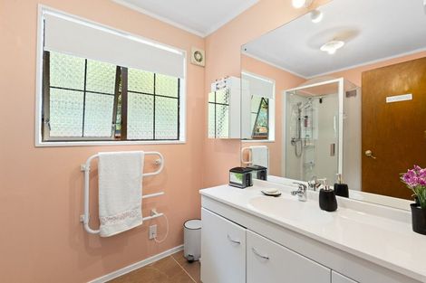 Photo of property in 52 Hathaway Avenue, Karori, Wellington, 6012