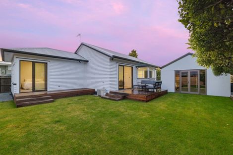 Photo of property in 13 Kowhai Terrace, Saint Martins, Christchurch, 8022