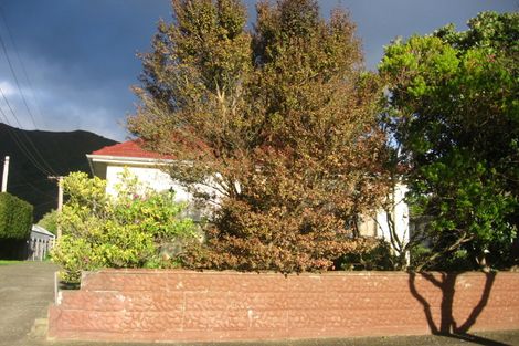 Photo of property in 39 Godley Street, Waiwhetu, Lower Hutt, 5010