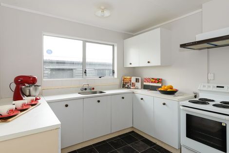 Photo of property in 29 Acacia Street, Kelvin Grove, Palmerston North, 4414