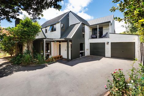 Photo of property in 22 Truscott Grove, Awapuni, Palmerston North, 4412