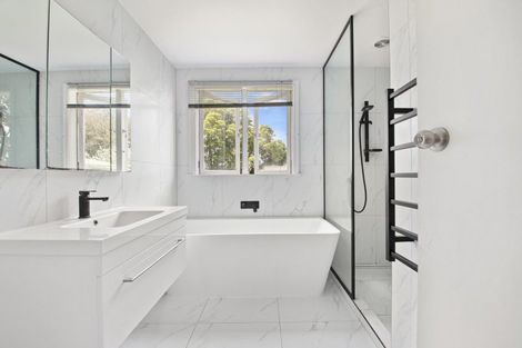 Photo of property in 15 Collingwood Road, Waiuku, 2123