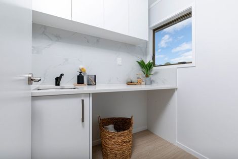 Photo of property in 561 Swanson Road, Ranui, Auckland, 0612