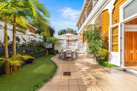 Photo of property in 2/5 King Edward Parade, Devonport, Auckland, 0624