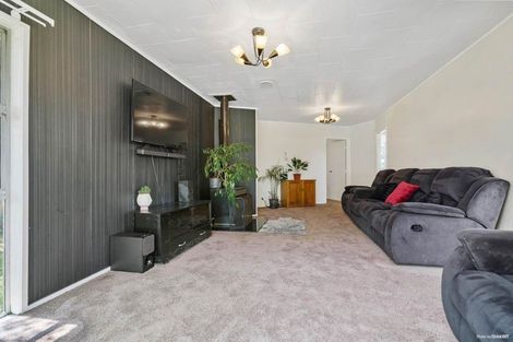 Photo of property in 15 Waari Avenue, Sunnyvale, Auckland, 0612
