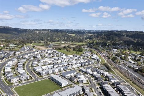 Photo of property in 2 Briddock Way, Swanson, Auckland, 0614