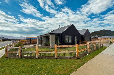 Photo of property in 2 Moonstone Street, Albert Town, Wanaka, 9305