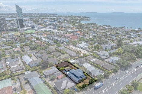 Photo of property in 7 Esmonde Road, Takapuna, Auckland, 0622