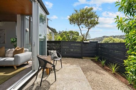 Photo of property in 12/3 Severn Street, Island Bay, Wellington, 6023